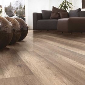 Kaindl BASIC + Eiche Oak Mill 8 mm laminált padló, színek: barna (sötét), barna, padlófűtéshez alkalmazható.