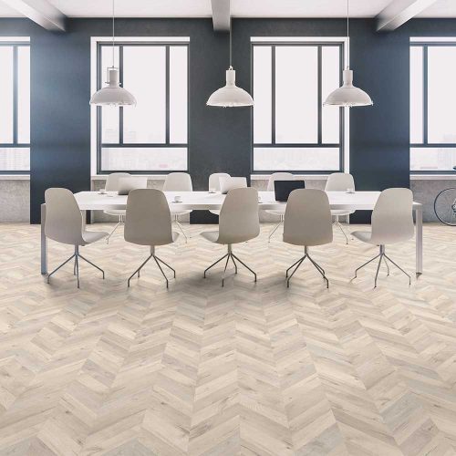 Kaindl CLASSIC Eiche Oak Fortness Alnwig 8 mm halszálkás laminált padló, színek: barna (világos), szürke, barna, fehér, padlófűtéshez alkalmazható.