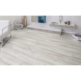 Kaindl CLASSIC AQUA Eiche Oak Historic Arctic 8 mm laminált padló, színek: szürke, barna (világos), barna, barna (sötét), padlófűtéshez alkalmazható.