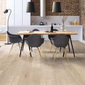 Classen Forza PRÉMIUM AQUA 4V WR La Solana Oak lightgr POOL 10 mm laminált padló, színek: barna, padlófűtéshez alkalmazható.